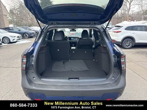 Used 2025 Nissan Kicks SR image 27