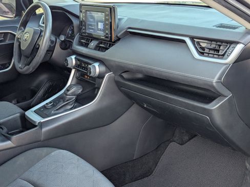 Used 2022 Toyota RAV4 XLE w/ Convenience Package image 29