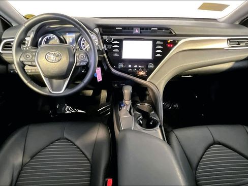 Used 2018 Toyota Camry FWD image 16