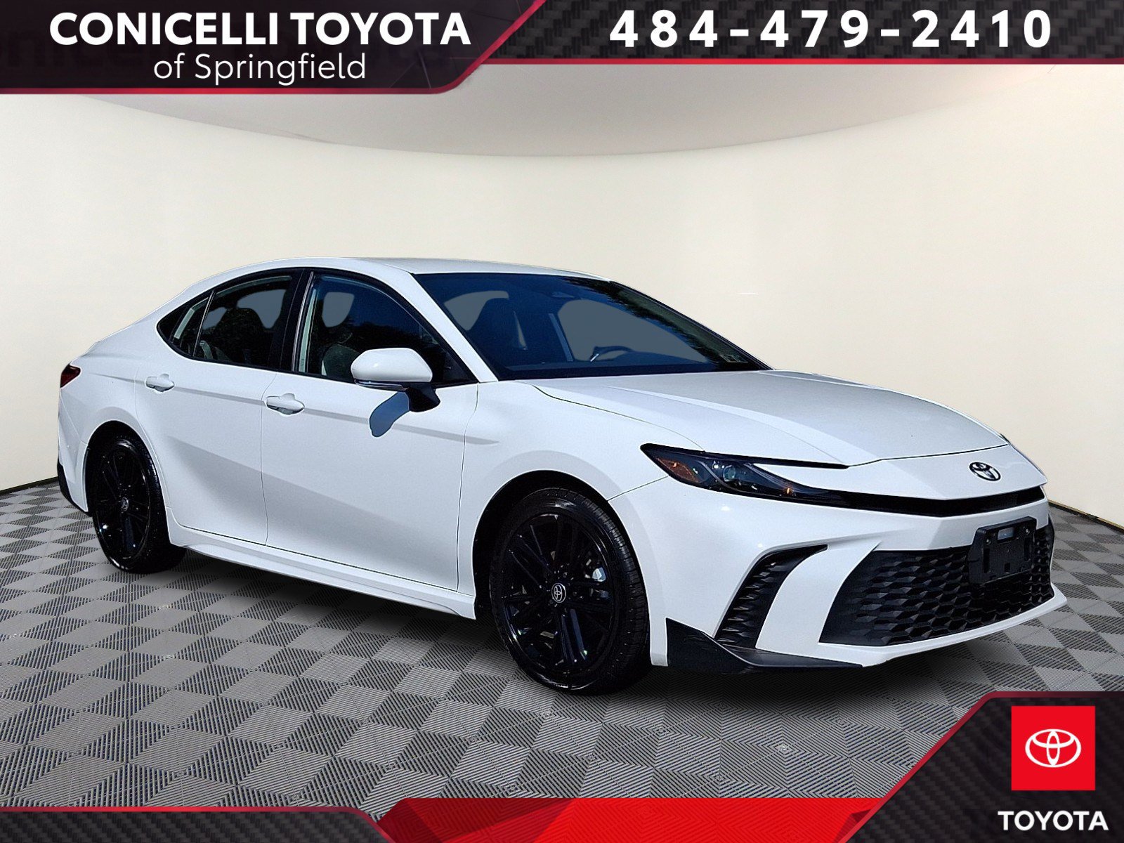 Certified 2025 Toyota Camry SE FWD image 1