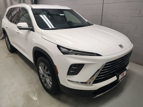 New 2026 Buick Enclave Preferred FWD image 5