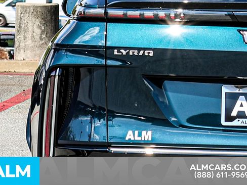 Used 2025 Cadillac Lyriq Luxury image 13