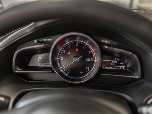 Used 2017 MAZDA MAZDA3 Grand Touring image 23