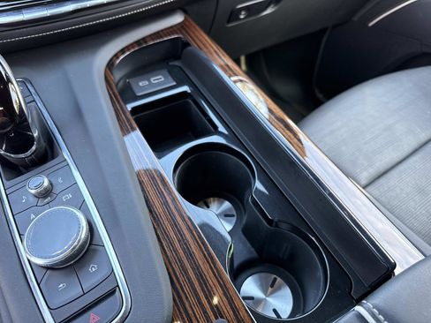 Used 2023 Cadillac Escalade Premium Luxury image 28