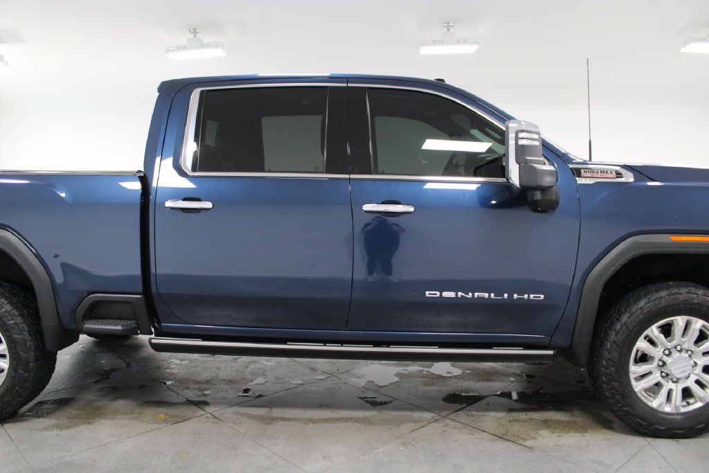 Used 2022 GMC Sierra 2500 Denali w/ Denali Ultimate Package AWD/4WD image 11