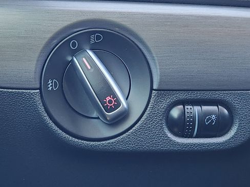 Used 2013 Volkswagen Jetta SEL image 22