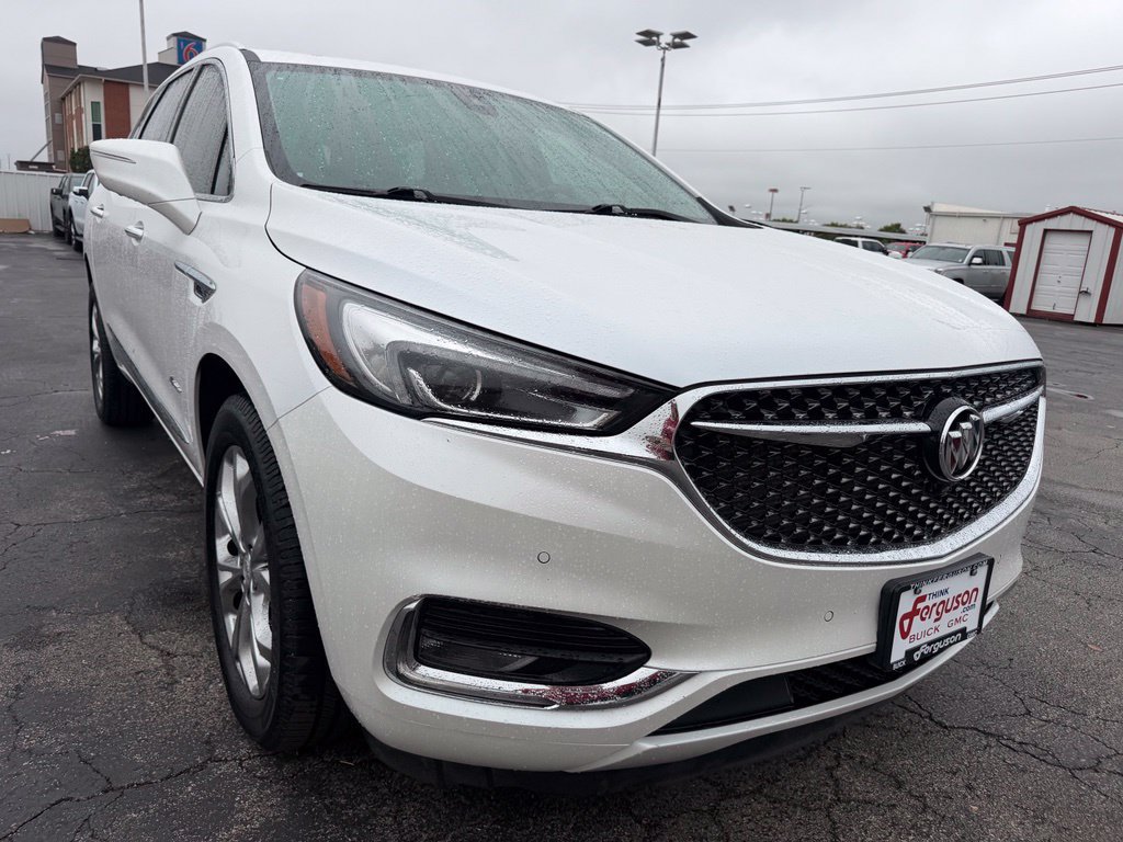Used 2021 Buick Enclave Avenir w/ Avenir Technology Package FWD image 5