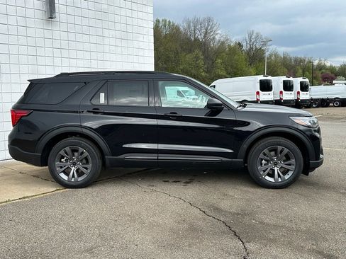 New 2026 Ford Explorer Active AWD/4WD image 4