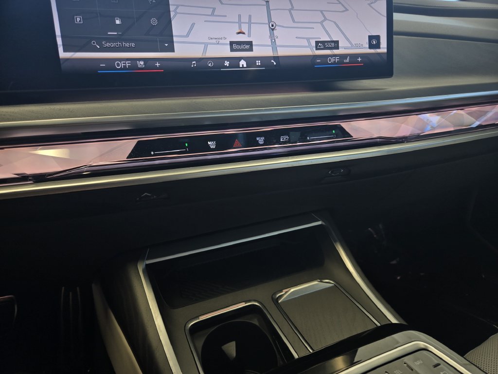 Certified 2024 BMW 750e xDrive w/ Executive Package AWD/4WD image 16