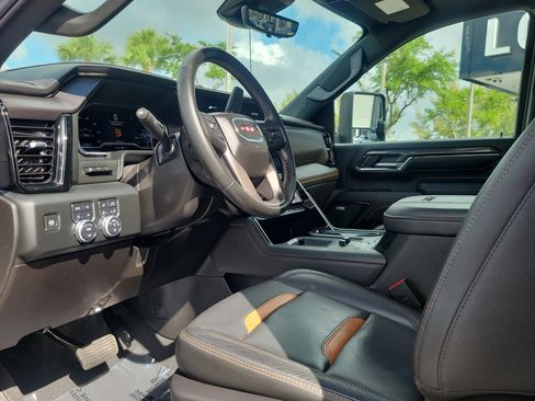 Used 2024 GMC Sierra 3500 AT4 w/ AT4 Premium Plus Package image 9