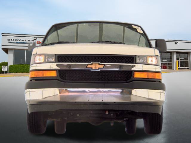 Used 2025 Chevrolet Express 3500 LT w/ LT Preferred Equipment Group RWD image 3
