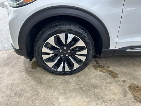 New 2026 Ford Explorer Platinum w/ LUX Leather Package AWD/4WD image 36