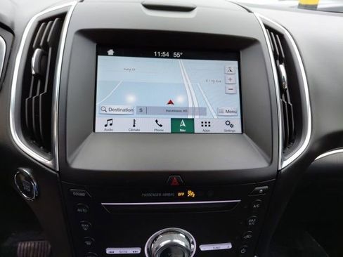 Used 2019 Ford Edge Titanium image 17