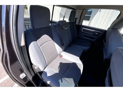 Used 2015 RAM 1500 Classic SLT w/ SLT Plus D←cor Group AWD/4WD image 26