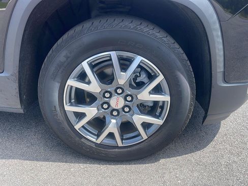 Used 2023 GMC Acadia SLT AWD/4WD image 9