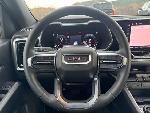 Used 2024 GMC Canyon Elevation image 18