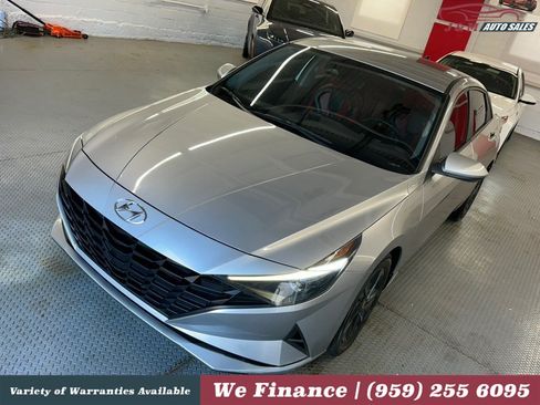 Used 2021 Hyundai Elantra SEL FWD image 10