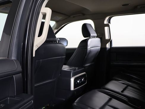 Used 2024 Ford Expedition Max XLT image 29