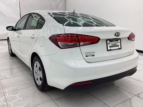 Used 2018 Kia Forte LX w/ LX Rear Camera Package image 8