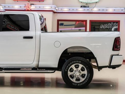 Used 2025 RAM 2500 Big Horn AWD/4WD image 14