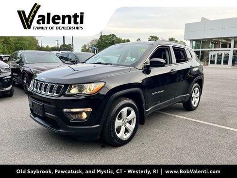 Used 2019 Jeep Compass Latitude w/ Cold Weather Group AWD/4WD image 1