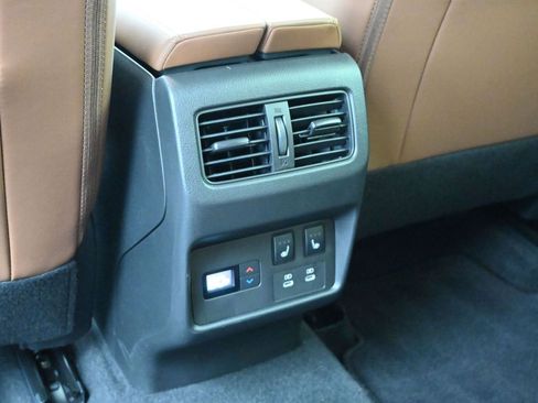 Used 2024 Nissan Rogue Platinum w/ Platinum Premium Package image 15