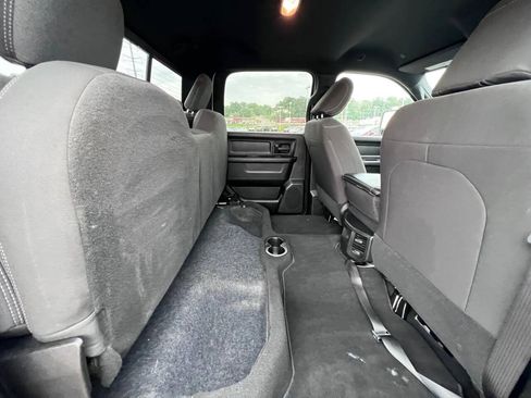 Used 2024 RAM 3500 Tradesman w/ Chrome Appearance Group AWD/4WD image 17