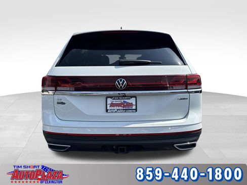 Used 2025 Volkswagen Atlas SE AWD/4WD image 11