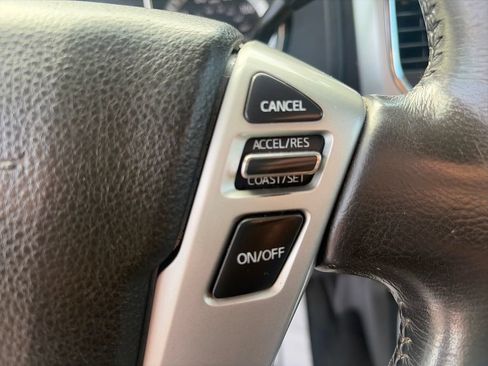 Used 2018 Nissan Titan SV w/ SV Convenience Package AWD/4WD image 35