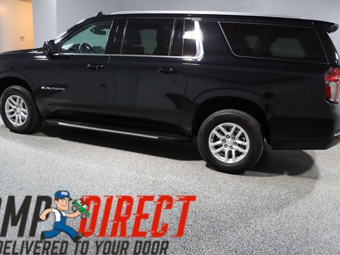 Used 2023 Chevrolet Suburban LT image 10