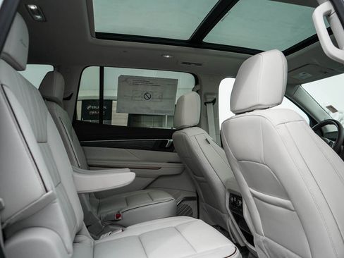 New 2026 Buick Enclave Avenir w/ Super Cruise Package image 14