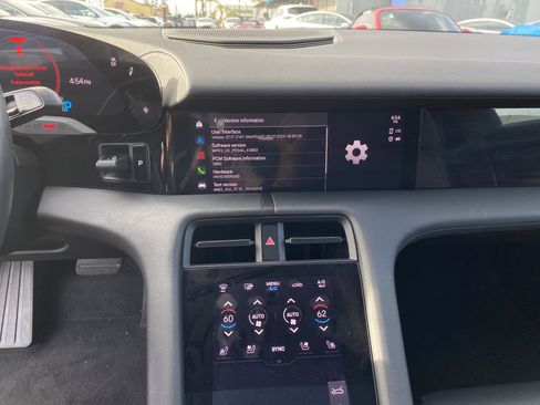 Used 2021 Porsche Taycan image 15