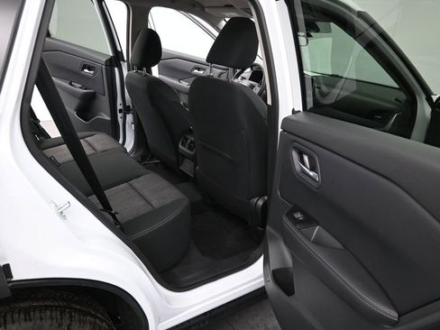 Used 2026 Nissan Rogue SV image 13