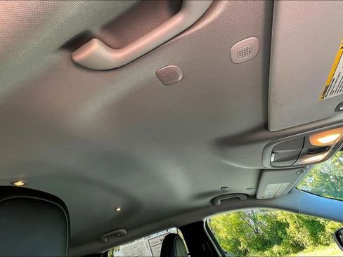 Used 2020 Jeep Cherokee Latitude Lux w/ Quick Order Package 2YH Lux image 17