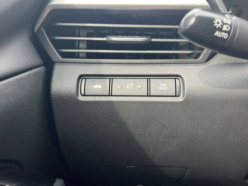 Used 2024 Nissan Altima 2.5 SR FWD image 13
