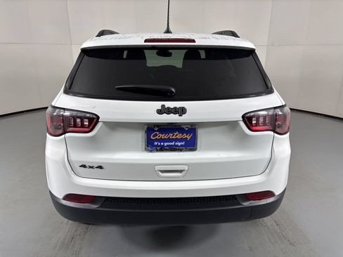 New 2026 Jeep Compass Latitude w/ Sun and Sound Group AWD/4WD image 7