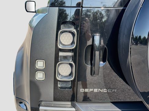 Used 2024 Land Rover Defender 110 Carpathian Edition AWD/4WD image 10