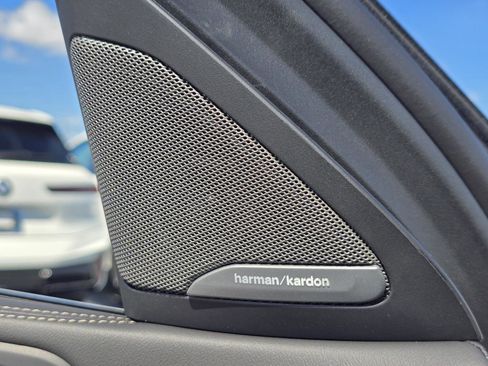 New 2026 BMW X6 xDrive40i w/ Climate Comfort Package image 23