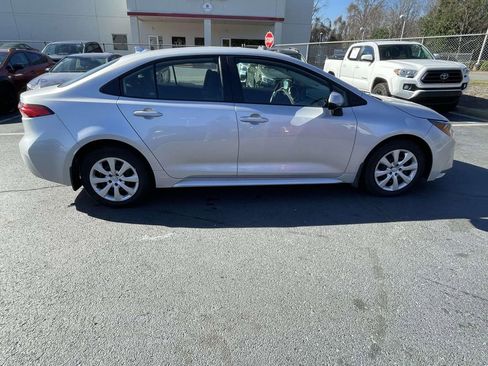 Used 2025 Toyota Corolla LE image 12