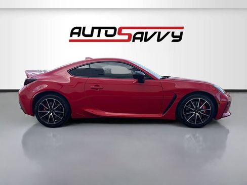 Used 2025 Toyota GR86 Premium w/ Performance Package image 8