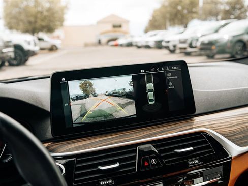 Used 2023 BMW 530i xDrive w/ Executive Package image 33