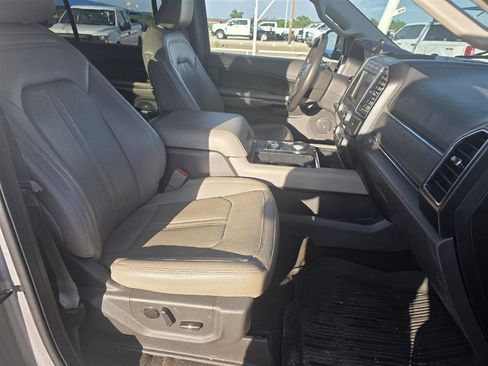 Used 2021 Ford Expedition Max Limited RWD image 12