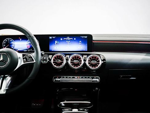 Used 2026 Mercedes-Benz CLA 250 4MATIC image 13