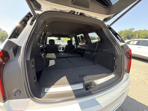 Used 2024 Cadillac XT6 Luxury FWD image 29