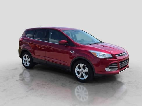 Used 2016 Ford Escape SE w/ SE Cold Weather Package FWD image 2