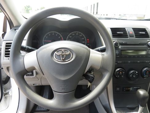 Used 2010 Toyota Corolla FWD image 12
