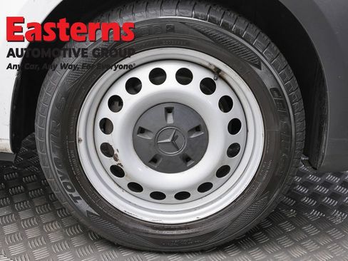 Used 2023 Mercedes-Benz Metris image 27