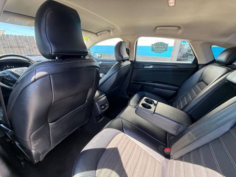 Used 2018 Ford Fusion SE w/ Equipment Group 601A FWD image 13