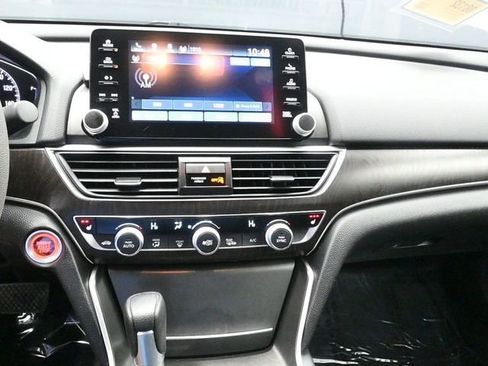 Used 2020 Honda Accord EX image 19