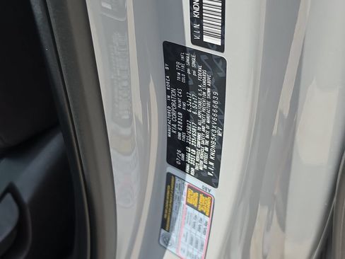 New 2027 Kia Carnival LX FWD image 33